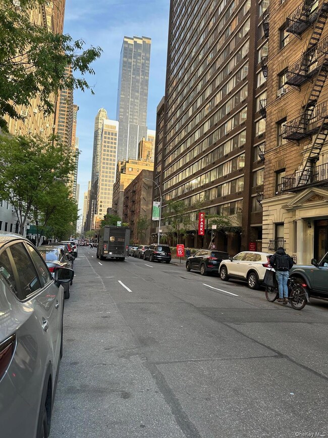 342 W 56th St unit 1F, New York, NY 10019 - photo 7