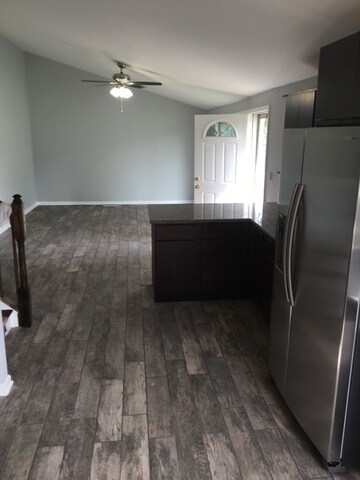 1536 Amarillo Dr, Carpentersville, IL 60110 - photo 7