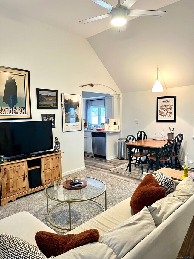 103 Cove St unit 2, New Haven, CT 06512 - photo 4