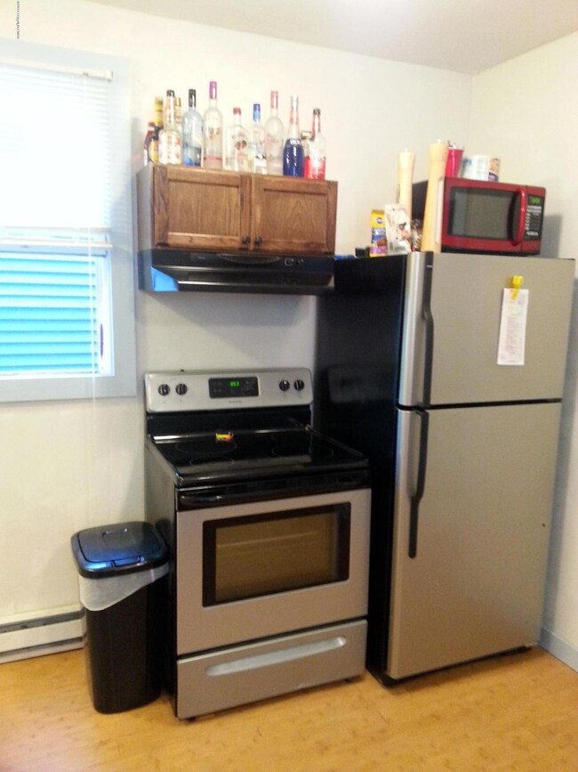 617 Ann St, Stroudsburg, PA 18360 - photo 4