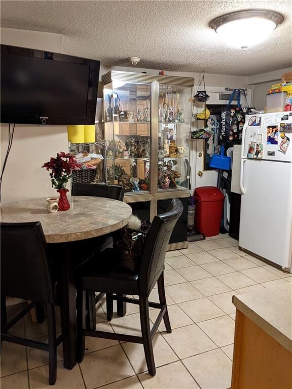 EAT IN KITCHEN