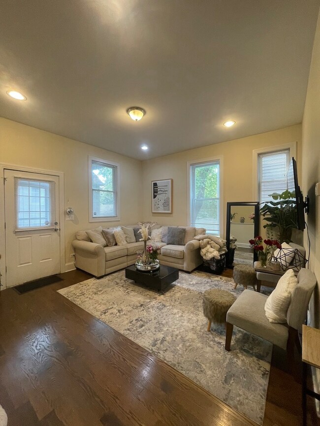 2619 N Southport Ave unit 1R, Chicago, IL 60614 - photo 3