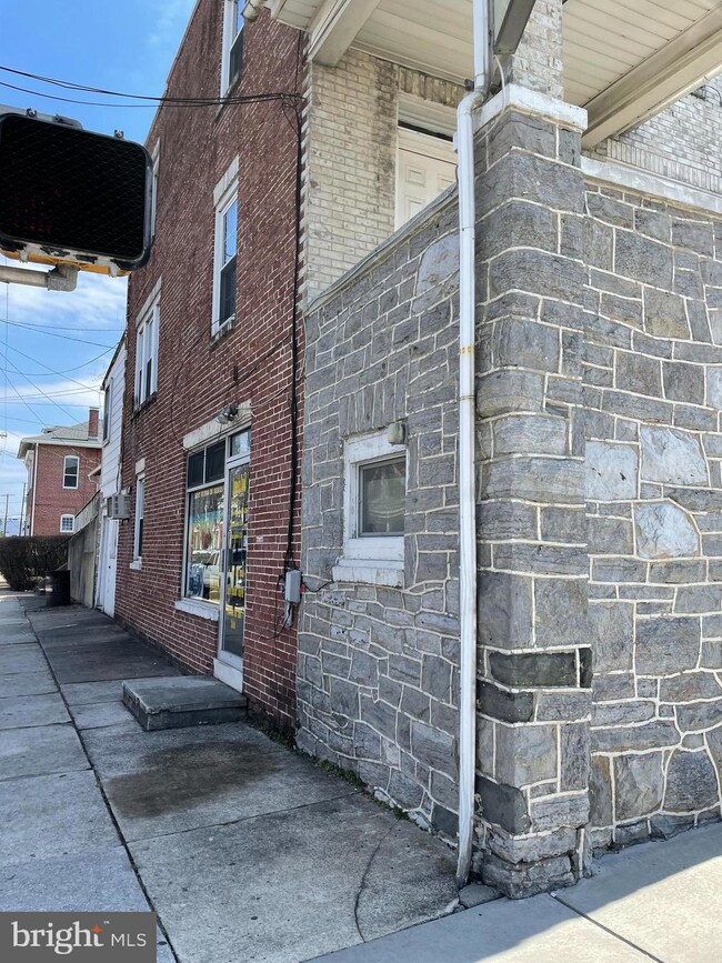 101 S 5th Ave, West Reading, PA 19611 - photo 4