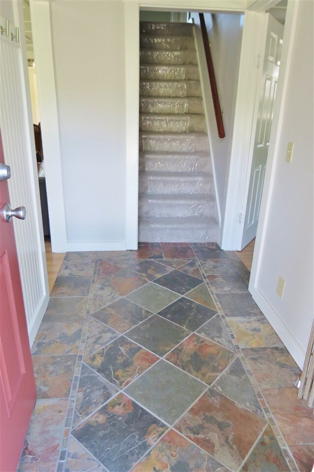 16 Meadow St, Ludlow, VT 05149 - photo 5