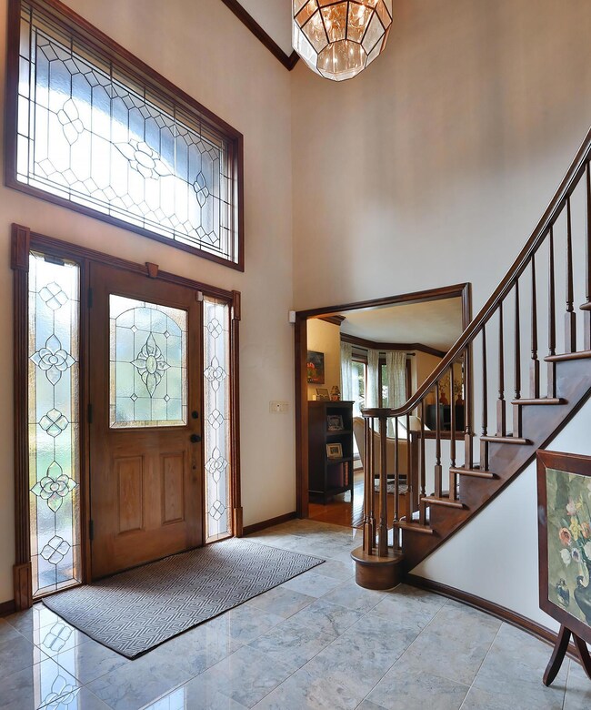 2-story foyer
