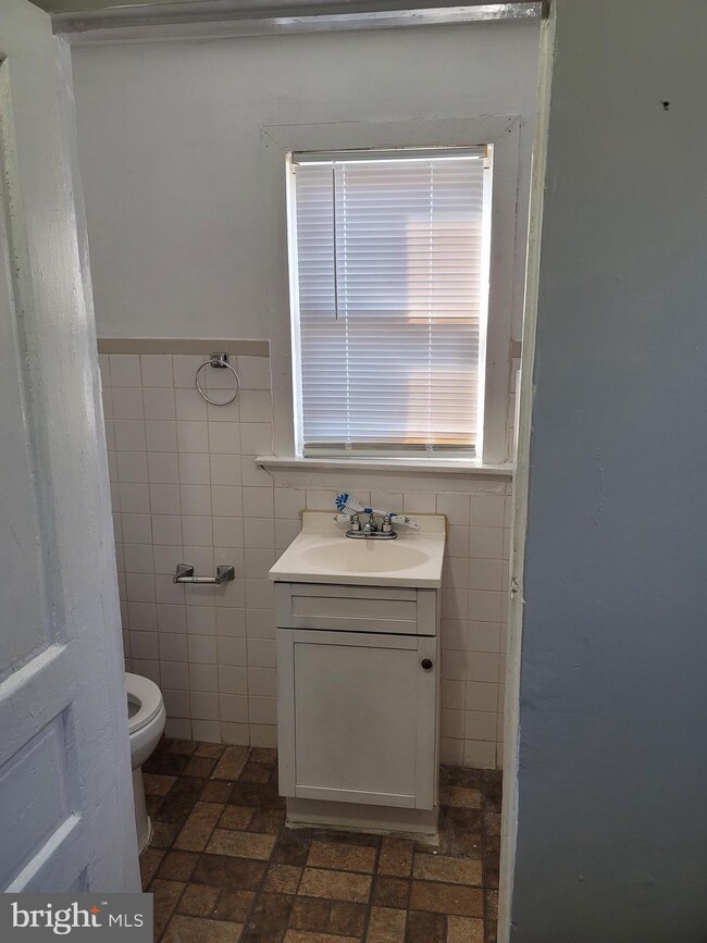 1157 Chestnut St, Camden, NJ 08103 - photo 6