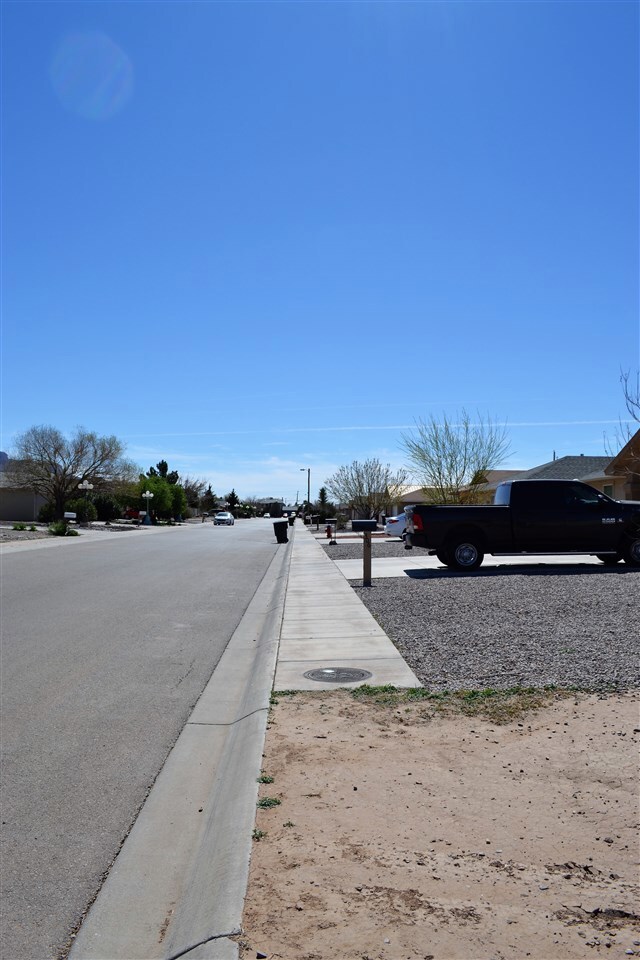 304 Santa fe Dr unit 26, Alamogordo, NM 88310 - photo 3