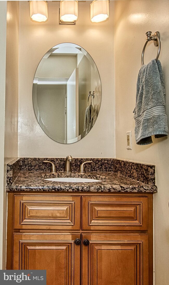 3058 Hickory Grove Ct, Fairfax, VA 22031 - photo 7