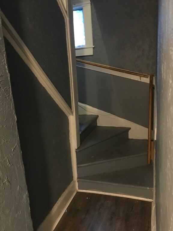 62 W Alvord St, Springfield, MA 01108 - photo 5