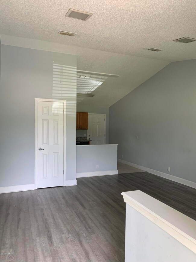 5863 105th St, Jacksonville, FL 32244 - photo 2