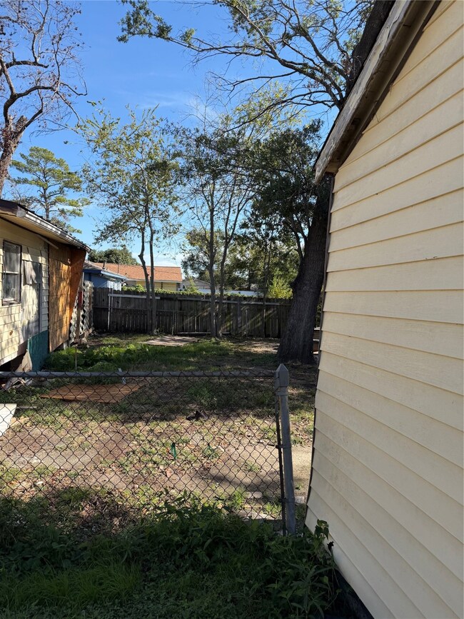 13434 Duluth St, Houston, TX 77015 - photo 3