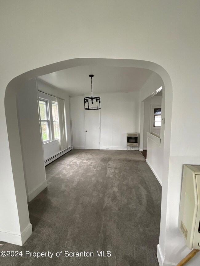 615 N Garfield Ave, Scranton, PA 18504 - photo 6