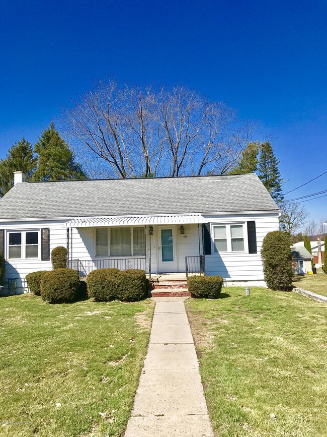 299 S Mountain Blvd, Mountain Top, PA 18707 - photo 2