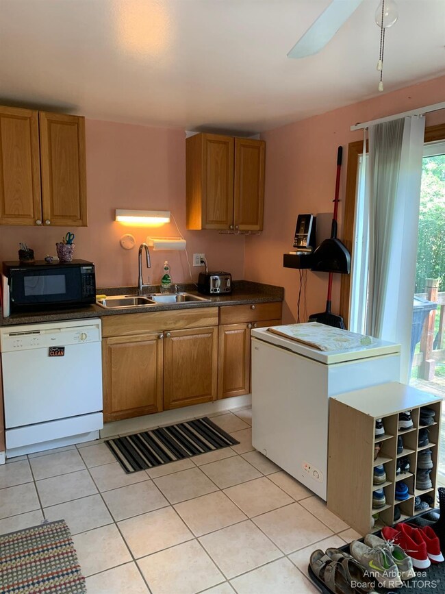 Kitchen 1