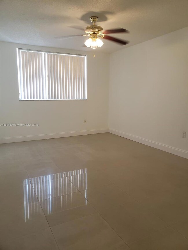 8205 Lake Dr unit 402, Doral, FL 33166 - photo 6