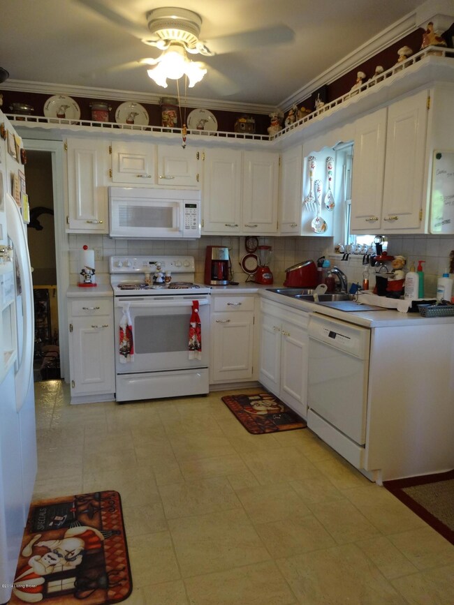 7805 Tip Top Ln, Louisville, KY 40219 - photo 3