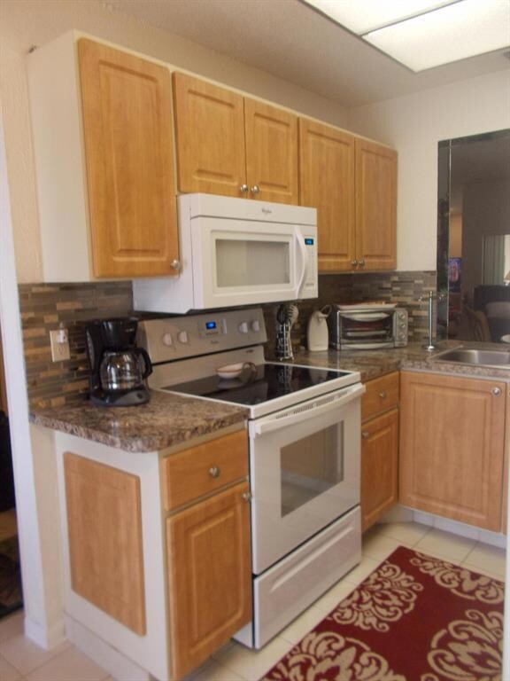 NEW STOVE,MICROWAVE NEVER USED