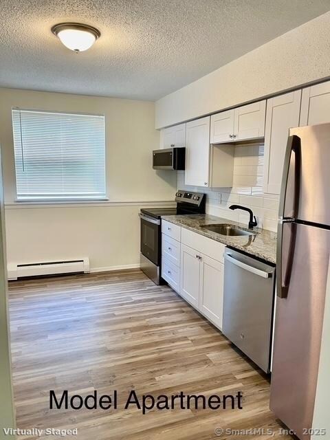 Eat-in Kitchen 3