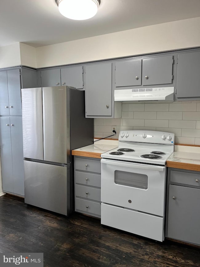 6784 Ducketts Ln, Elkridge, MD 21075 - photo 2