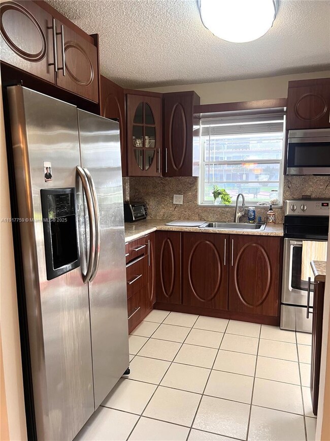 5300 Washington St unit R102, Hollywood, FL 33021 - photo 5