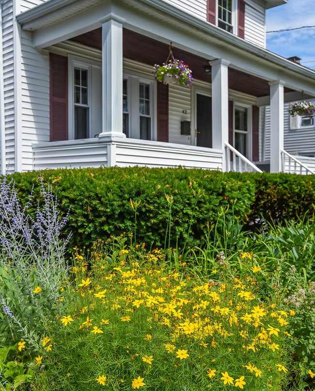 The welcoming front porch.