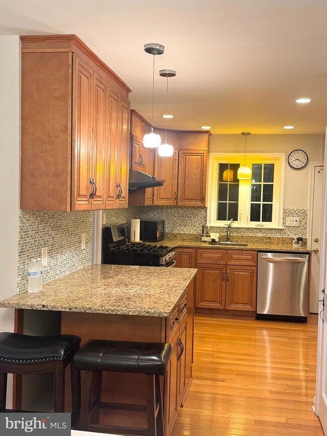 32 E Dartmouth Rd, Bala Cynwyd, PA 19004 - photo 5