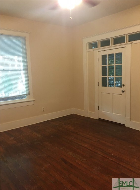 534 E Waldburg St unit Lower, Savannah, GA 31401 - photo 7