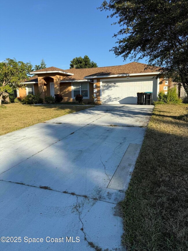 767 Altona St NW, Palm Bay, FL 32907 - photo 2