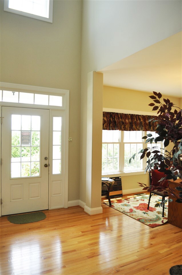 367 Windsor Dr, Fishersville, VA 22939 - photo 2