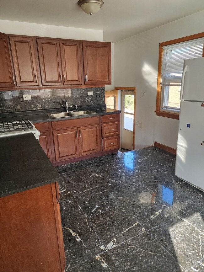 4612 Scott St, Schiller Park, IL 60176 - photo 3