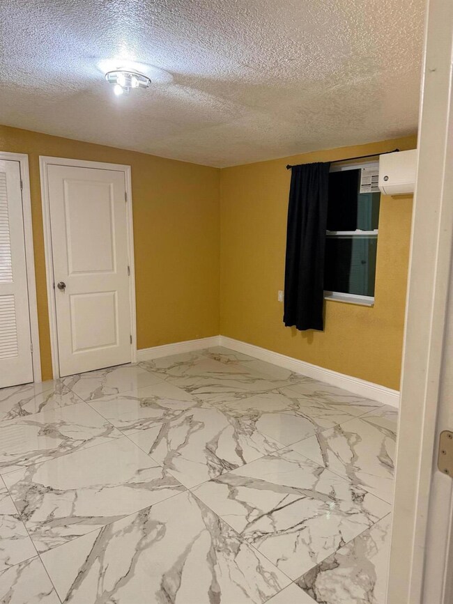 6383 Saxon Blvd unit Rear, West Palm Beach, FL 33417 - photo 6