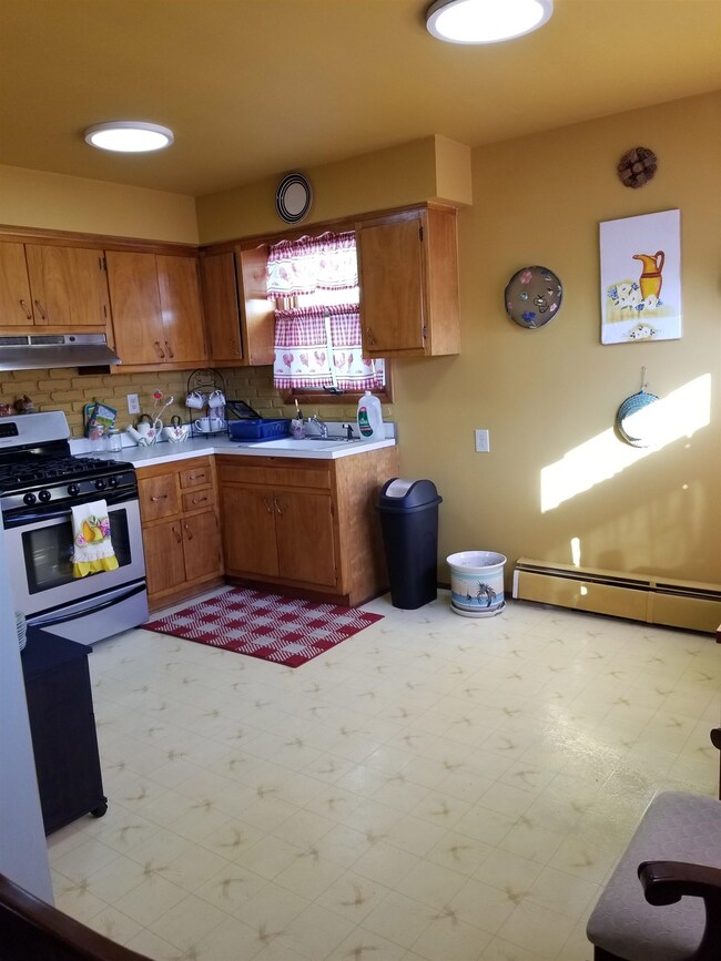 334A Stegman Pkwy, Jersey City, NJ 07305 - photo 5