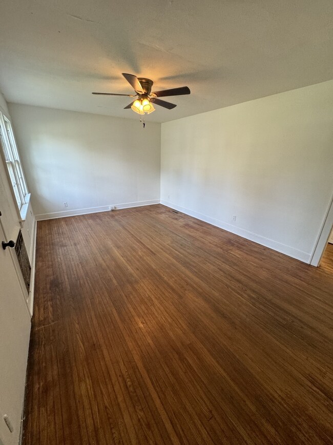 104 Lafayette St, Shelbyville, TN 37160 - photo 3