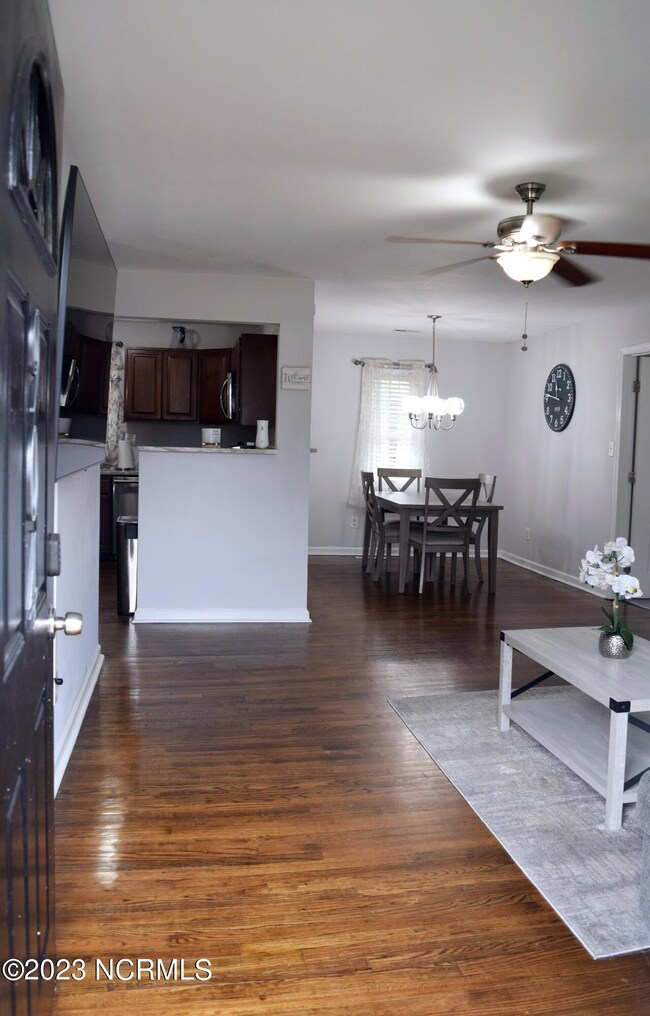 904 Barn St, Jacksonville, NC 28540 - photo 2