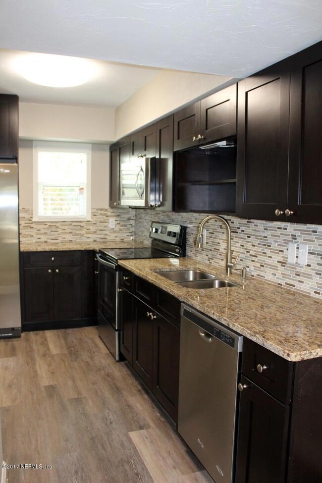 126 13th Ave S unit 4, Jacksonville Beach, FL 32250 - photo 3