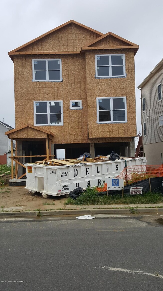 Front 803 2nd st union beach