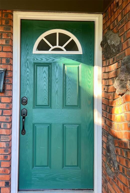 361 Hurst Dr, Bedford, TX 76022 - photo 2