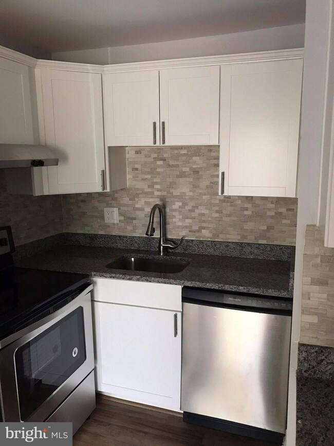 18 Daimler Dr unit 63, Capitol Heights, MD 20743 - photo 3