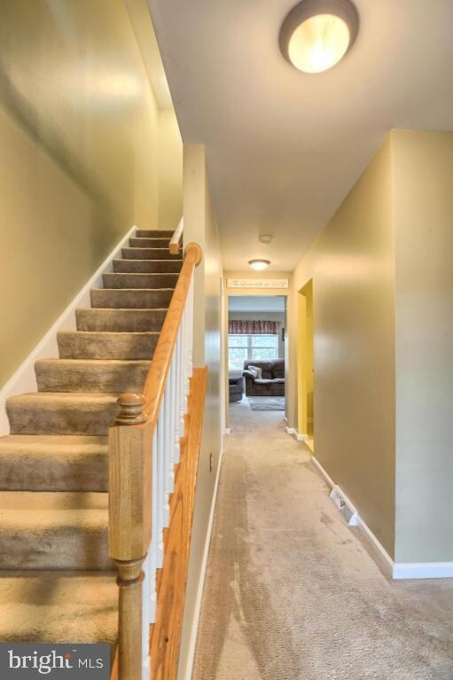 4065 Buttonwood Dr, Mount Joy, PA 17552 - photo 2