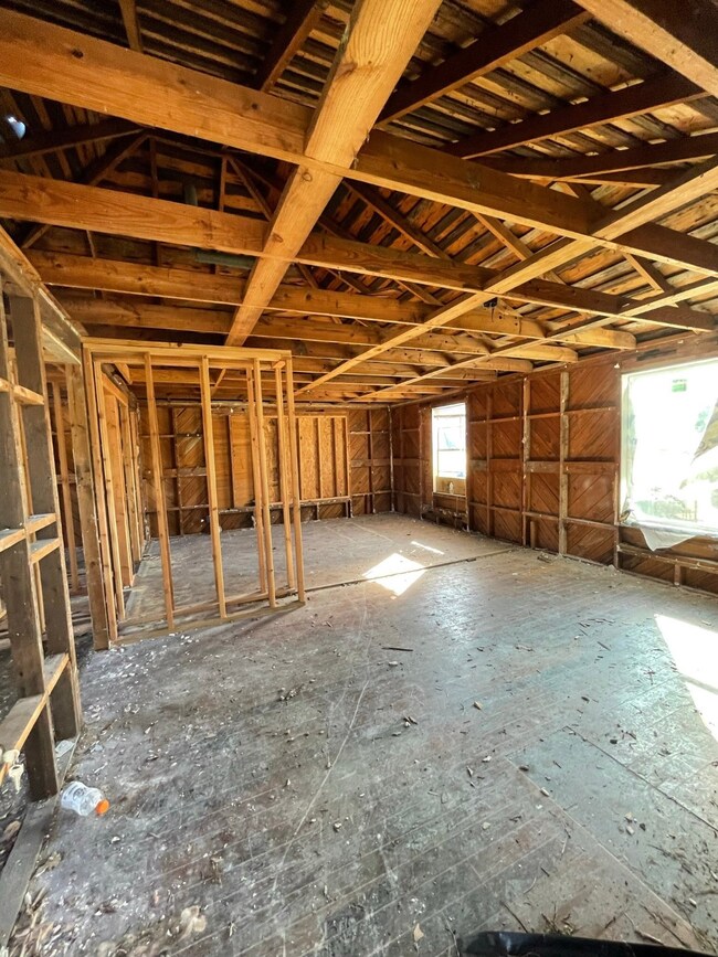 406 W House St, Alvin, TX 77511 - photo 2