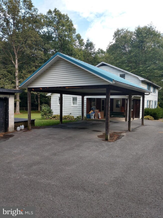 876 Clouser Hollow Rd, New Bloomfield, PA 17068 - photo 2