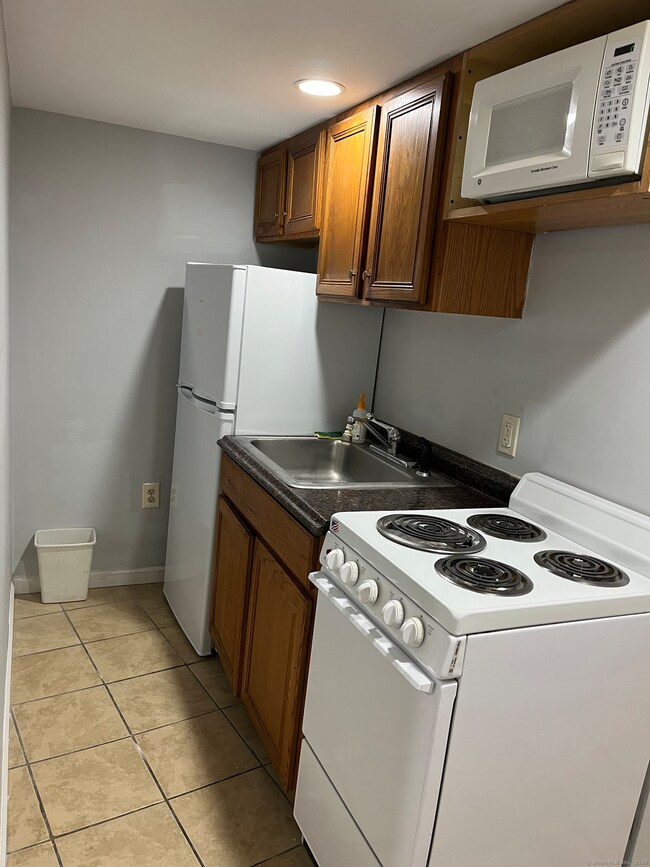 1397 State St unit B-2, New Haven, CT 06511 - photo 5