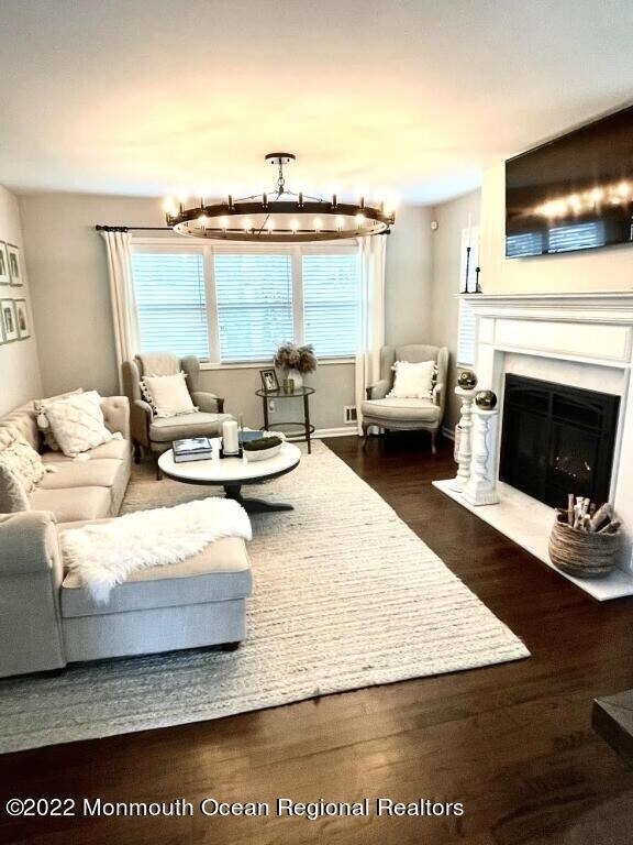 02-Living Room