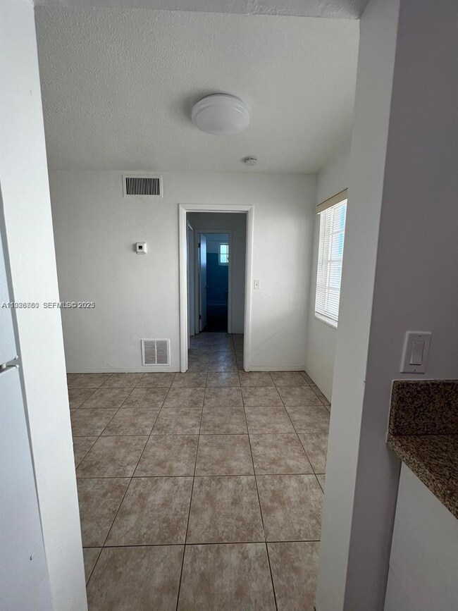 105 NE 12th Ave unit 17, Hallandale Beach, FL 33009 - photo 7