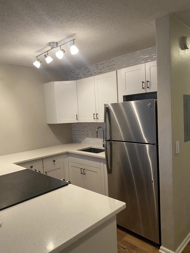 Southbridge Condominiums unit 1080, West Palm Beach, FL 33405 - photo 2