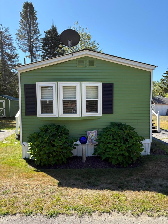 221 Kelley Mobile Homes Park, Millinocket, ME 04462 - photo 4