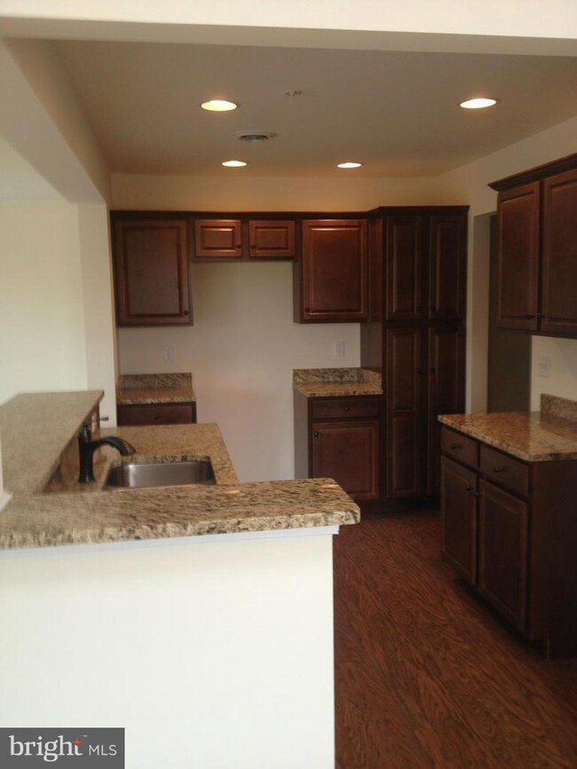 1218 Emilys Ct, Greencastle, PA 17225 - photo 2