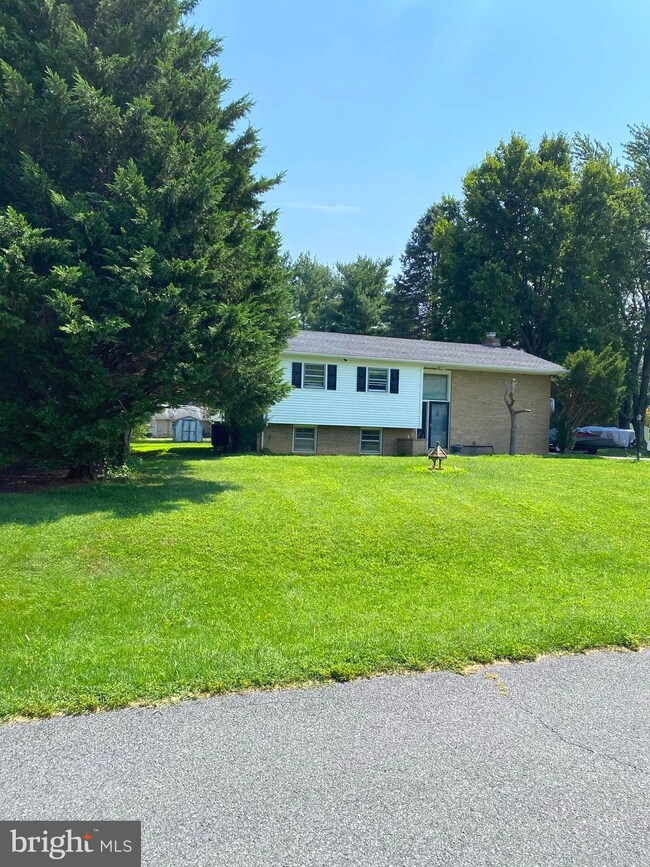 8005 Glendale Ct, Frederick, MD 21702 - photo 3