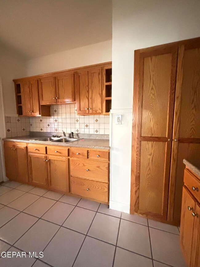 2931 Memphis Ave, El Paso, TX 79930 - photo 5