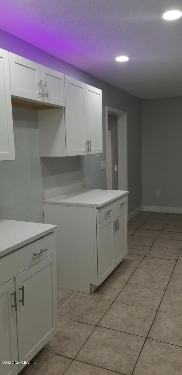 1179 Pangola Dr, Jacksonville, FL 32205 - photo 6